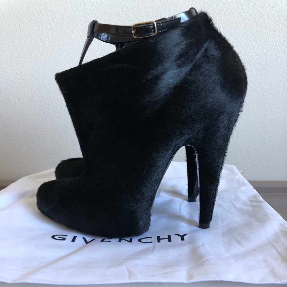 Givenchy Calf Hair Ankle Boots 39.5